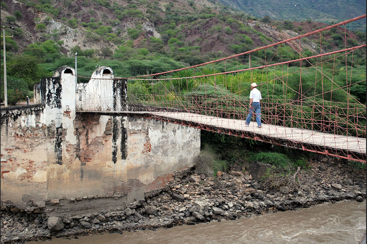 The fortune-seeking McCormick brothers built the bridge at Sube in Santander in the 1820s, shortly after Colombian secured its independence from Spain.